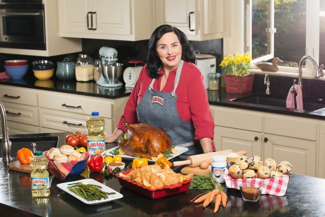 Little Rock, Ark.-based photographer and graphic designer Jacob Slaton photographed Duck Dynasty's Miss Kay for cooking oil brand LouAna.