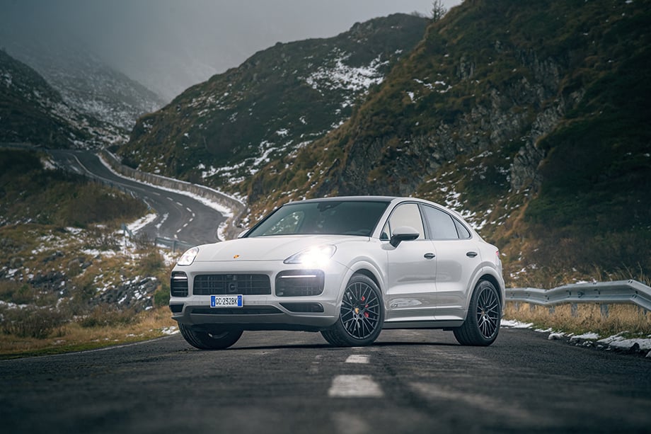 Michael Minelli photographs the Porsche Cayenne GTS with lights on for Quattroroute magazine