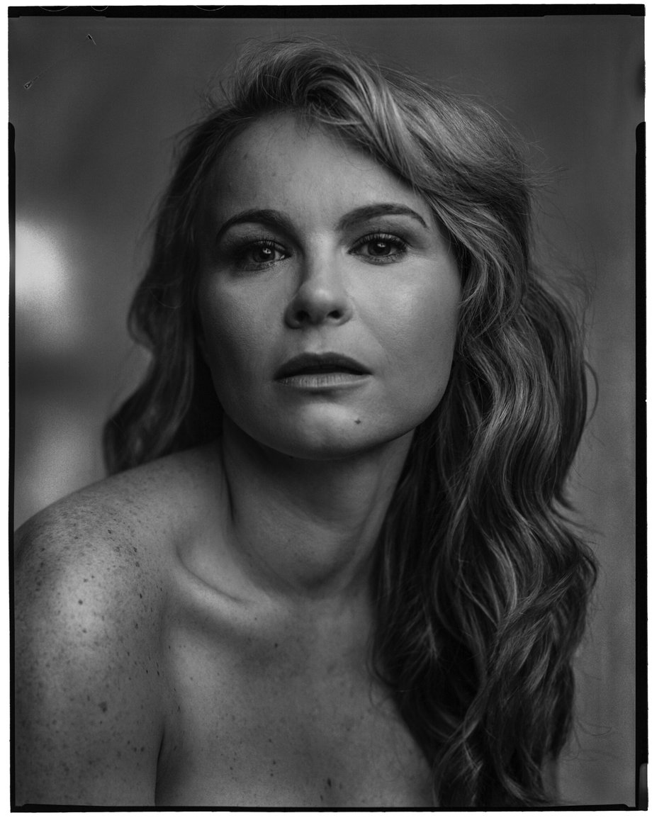 Portrait of lead actress Stacie Bono by Eli Warren