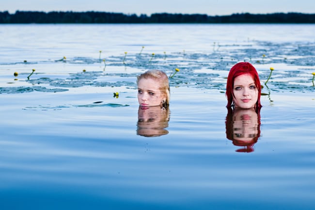 Aki-Pekka Sinikoski photograph of women swimming