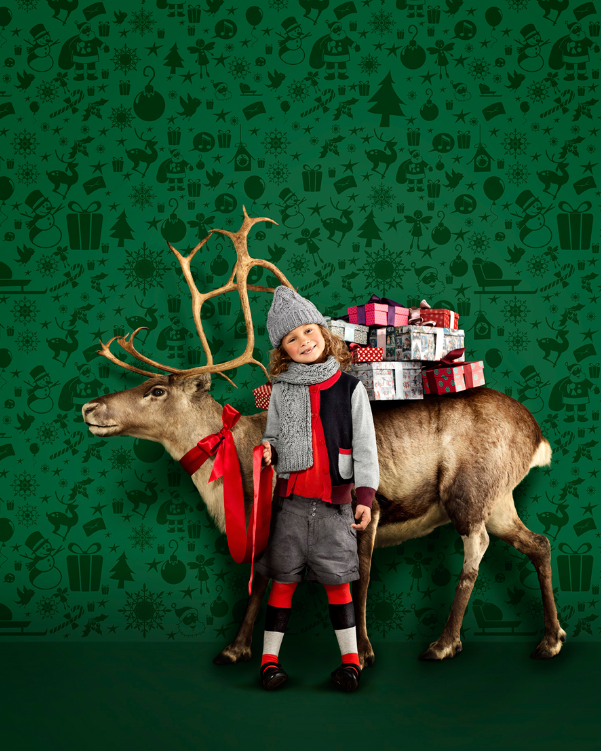 martin dyrlov, holidays, christmas, child with presents, wonderful machine