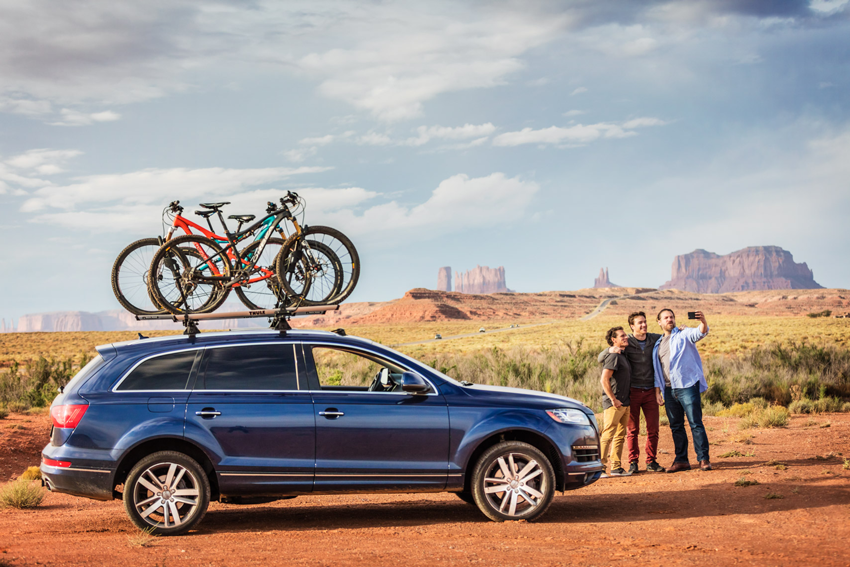 Photograph by Michael Kunde of friends parked on the roadside in Utah