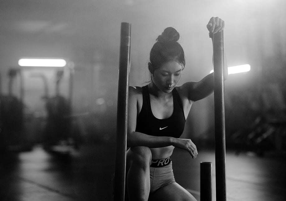 Carrie Xu looks pensive during her workout. 