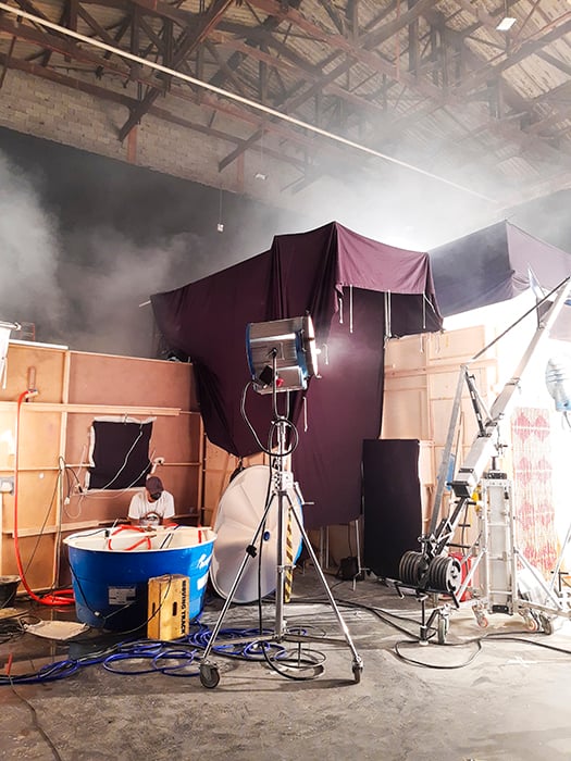 Behind-the-scenes image of the lighting setup during Claus Lehmann's shoot for Spotify Brazil. 