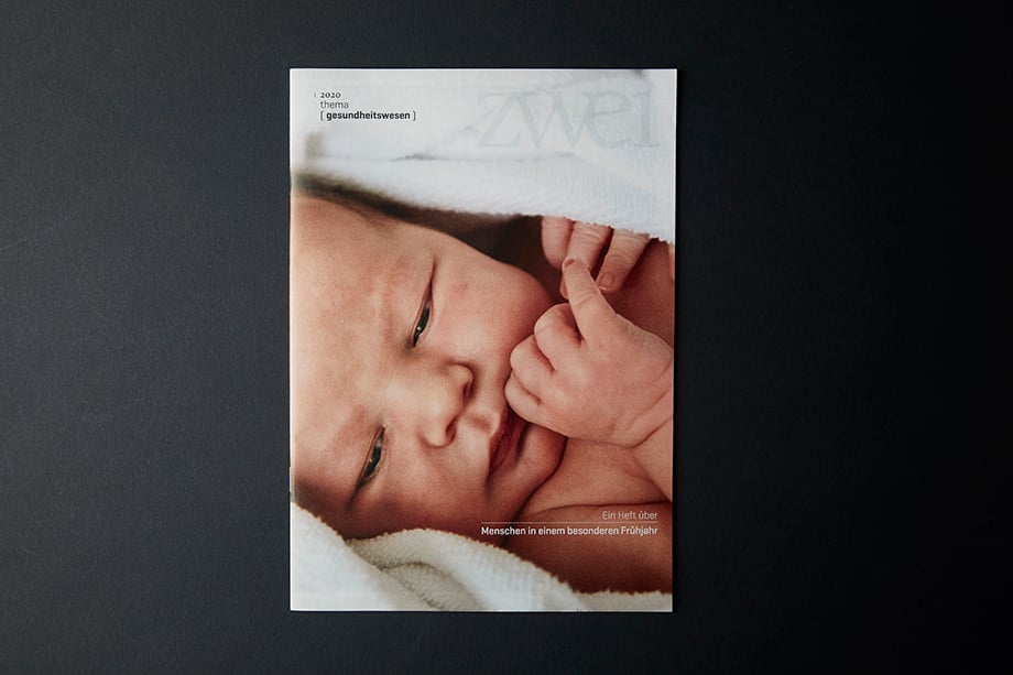 Cover of Zwei Magazin photographed by Enno Kapitza. 