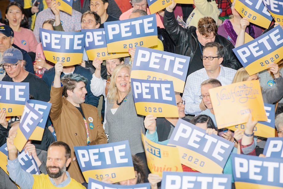 M Scott Brauers image of the crowd waving Pete banners for TIME
