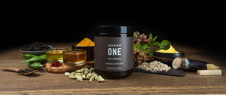 Photo of a Hanah One supplement bottle and its ingredients taken by San Francisco-based product photographer Chava Oropesa. 
