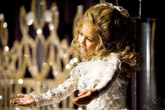 Contestant on Stage shot by Washington-based portrait photographer Rebecca Drobis for TLC's Toddlers and Tiaras
