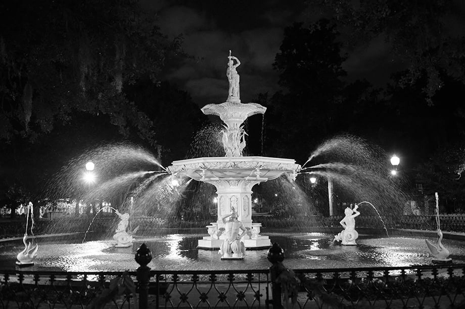 Fountain in Forsyth Park Savannah, Georgia shot by Scott Areman.